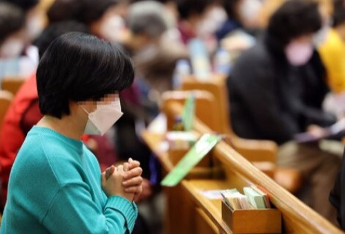 목데연의 ‘한국교회 트렌드 2025 조사’ 결과를 살펴보면 한국교회 성도들의 예배 형태는 코로나19의 엔데믹을 계기로 현장예배 비율이 지속적으로 증가하고 있는 반면, 온라인 예배는 감소하고 있는 경향이 뚜렷하게 나타나고 있다(사진은 기사내용과 관련 없음).
ⓒ데일리굿뉴스