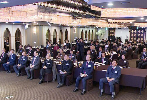 한국기독교성령역사연구원은 림인식, 이영훈, 김규, 소강석 목사 등 15명의 서사를 엮은 책 <한국기독교 140년 인물사> 출판 기념 감사 예배를 드렸다. 지난 7일 서울 여의도 CCMM에서 열린 '한국기독교140년인물사' 출판감사예배 