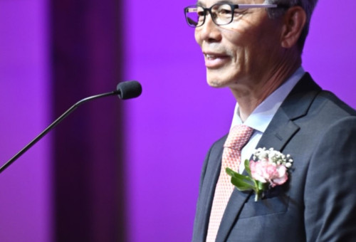 지난해 주안에교회 임직식에서 권면의 말씀을 전하는 고 권대근목사 