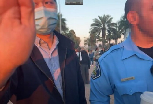 이단 신천지가 미국 산타아나 공립 고등학교를 빌려 집회를 열었다. 신천지 집회라는 사실이 알려지자 지역 주민들과 신천지 측 사이에 대치 상황이 벌어지기도 했다. (사진출처=제보) @데일리굿뉴스

