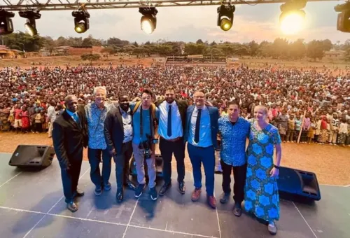 So far we have literally witnessed 12,604 documented decisions for Christ in the Kirundo, Burundi Crusade!! THIS IS AMAZING. Please, if you’re willing - take a moment and help us welcome all these new converts into the family of God. I believe some who were on the grounds and some who were involved in the campaign will see your message. What has happened this month in this Nation is hard to put into words. So many stories to share, so many testimonies from the locals here, but for now we just wanted to celebrate with you.(월드하베스트글로벌 전도집회Facebook 캡쳐)